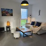 T2 O'retz 3 Etoiles - Proche Centre Et Parking Apartmán